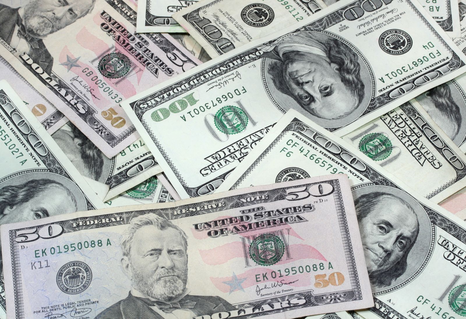 Dollar Recovers Early Losses on US Economic Strength